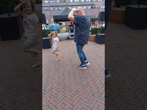 edwin bos - live op het veenlustplein, tijdens de vakantiemarkt 2022 te veendam.