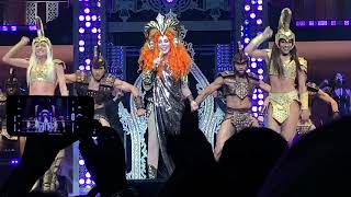 Cher performs Woman&#39;s World (LIVE)