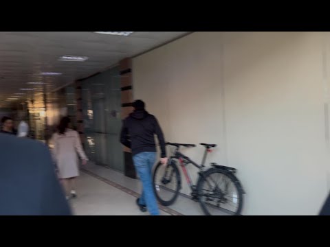 Ֆինանսների նախարարը հեծանիվով և սպորտային համազգեստով՝ ՔՊ-ի նիստին