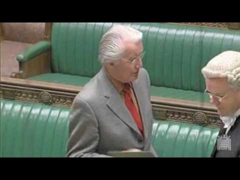 Dennis Skinner Mumbles Oath to Queen