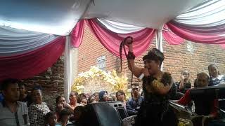 Download lagu Ratu Amelia Sanca Mustika - Bangbung Hideng dei mp3