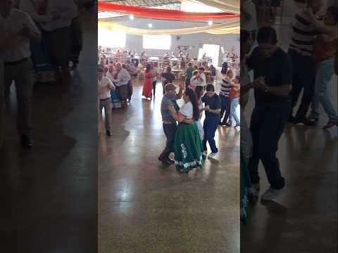nos idosos de Rio Bonito do Iguaçu no Paraná.Brasil #shotrs #baile #dancarinos #dança