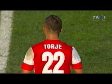 Gabriel Torje Fantastic GOAL - Dinamo Bucuresti - Vorskla 1-1 25-08-2011