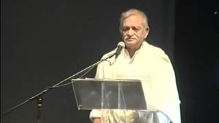 Gulzar recites his poetry &quot;Diary&quot; at Jagjit Singh Concert