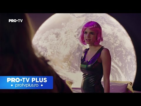 PROFU' și PROFA o caută pe Paula într-un studio de videochat