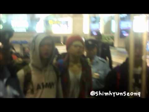 [FANCAM] B.A.P arrival in SG 120322