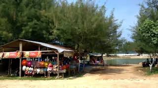 preview picture of video 'Pengawalan bus keluar di pantai pasir putih remen'