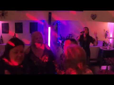 Jiřina Lysáková - Jiřina Lysáková - Tenhle kluk (LIVE cover 2025)