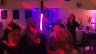 Video Jiřina Lysáková - Tenhle kluk (LIVE cover 2025)