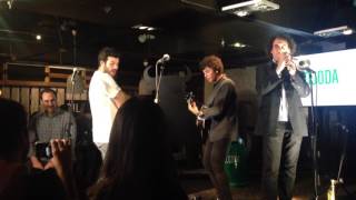 El toro y la luna - Taburete - en directo