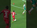Speed ? Touch ⚽️ Control ? Kolo Muani is on ?