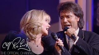 Cliff Richard &amp; Olivia Newton-John - Had To Be (The Royal Variety Performance, 25.11.1995)