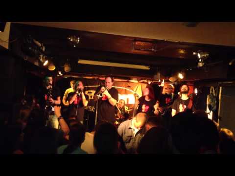 Definitivní Ententýk - Definitivní Ententýk - Rockový odznáček (Klub Vagon, Praha)