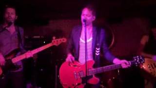 Atomic Tom: &quot;Play That Dirty Girl&quot; (Live at Union Hall)