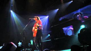 Sarah Howells - Find Yourself (acoustic) Live in Taiwan