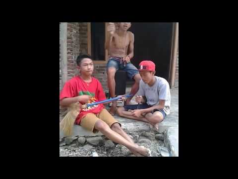 Download Lagu Nike Ardila Cinta Diantara Kita Versi Reggae Doofena