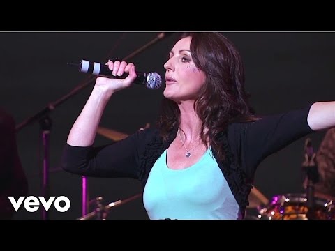 Julienne Taylor - Loch Lomond / Caledonia (Live at the Lyric)