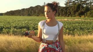 Maliibu N Helene - Figure 8 by Reyu Berzero