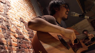 Memilihmu - Adhitia Sofyan Live at Earhouse