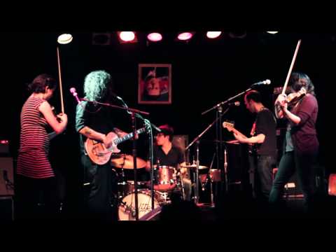 Thee Silver Mt. Zion Memorial Orchestra - Horses In The Sky (Live at Lee's Palace)