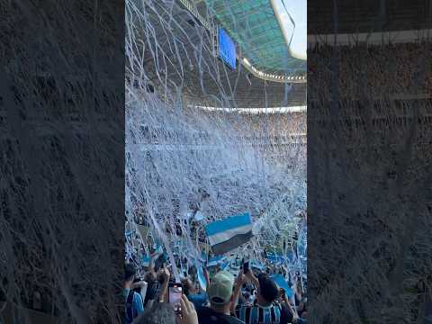 "Hino Rio-grandense e Recepção da torcida do Grêmio no Grenal!!! #futebol #gremio #grenal" Barra: Geral do Grêmio &bull; Club: Grêmio &bull; País: Brasil