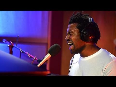Sampha - Too Much (live at Future Festival)