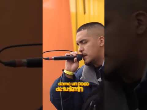 Alguien sabe que le pasó a Portavoz en la cabeza?