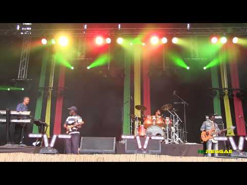 JOHN HOLT "Police In Helicopter~Tribal War" Reggae Geel, Belgium 2012