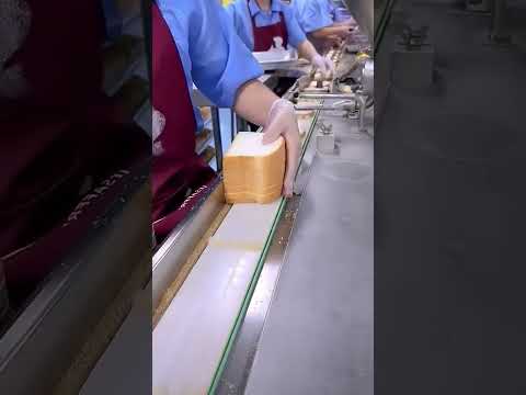 Sandwich factory that makes 3,000 sandwiches per hour #food #sandwich