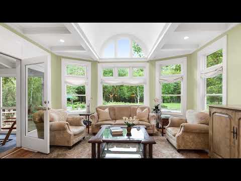 323 Wellesley St Weston, Massachusetts