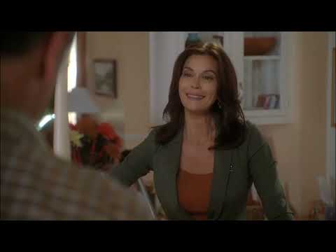Desperate Housewives - Susan brings Paul (Raisin?) Muffins