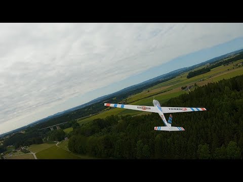 FPV Chasing the Bruckmann Swift S1 1:2,2