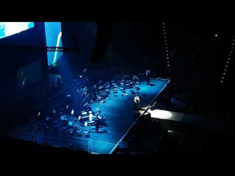 Lucie Bílá - Miluji tě (O2 Arena Praha, 8.1.2017)