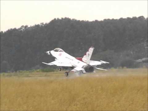 US Air Force's The Thunderbirds landing