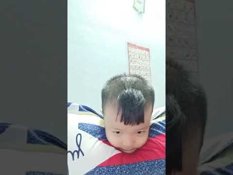 Hai con dế - Bé Hồng Ân