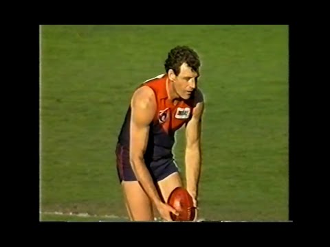 Darren Bennett kicks a long goal from outside 50 for Melbourne - 1990 Round 11 v Carlton - MCG - AFL