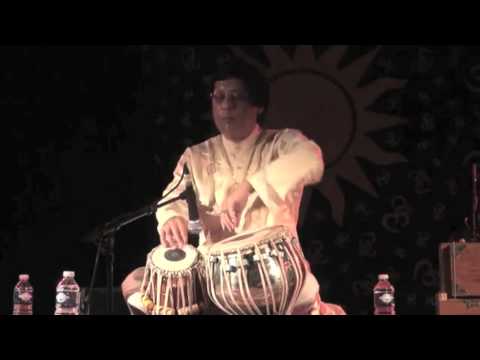 Pt. Anindo Chatterjee - tabla solo 2/3
