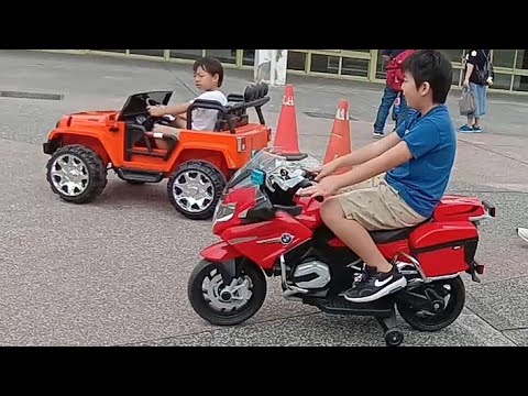 Mainan anak Adu Balap Mobil Remote Control Vs Motor Remote Control