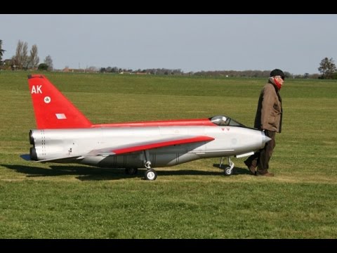 GIANT 1/4 SCALE RC ENGLISH ELECTRIC LIGHTNING WITH TWIN TURBINES - TED AT LMA RAF EAST KIRKBY - 2015