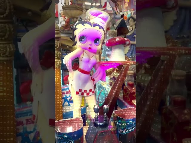 Vídeo relacionado con Middle-England Figura coleccionable de Betty Boop en rosa fucsia con purpurina de 20 cm