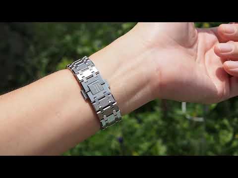 AP Royal Oak 34mm Ref. 77350st wrist roll