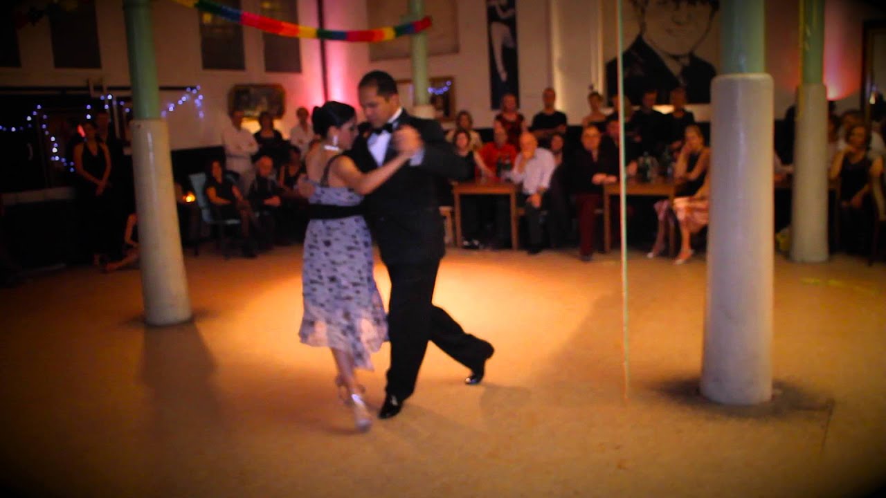 Frank Obregon y Jenny Gil bailan el tango Pasional en Wuppertal
