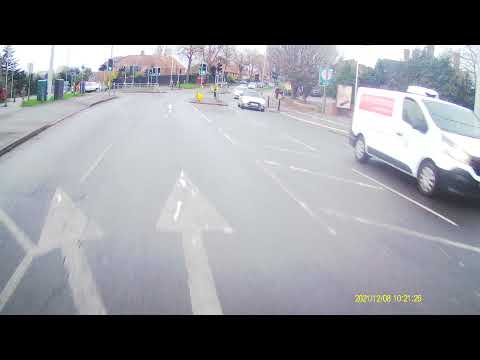 Extremely close pass⁄dangerous driving Wed 8th Dec 2021 @ 9:10