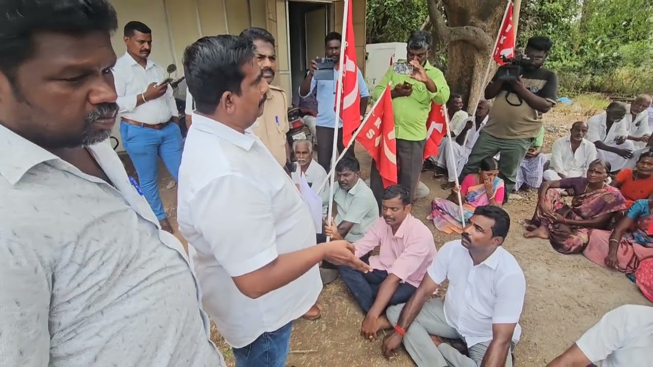 "தண்ணீர் திறக்காததால் கொந்தளித்த விவசாயிகள்! தாமிரபரணி அலுவலகம் முற்றுகை... தூத்துக்குடியில் பரபரப்பு