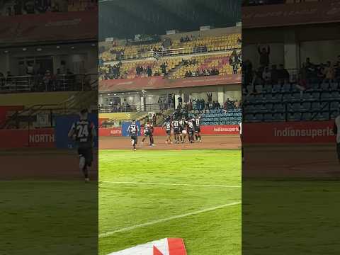 Romain Philippoteaux scores a cheeky Free-kick to draw the Highlanders level! ⚽🎯 | #HeroISL #shorts