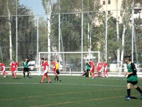 Minuto 49. Ocasión de Alberto para el Juventud Elipa tras saque de esquina