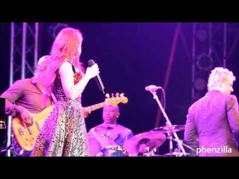 Chris Botti & Renee Olstead - The Look of Love :: Love Songs Along The River