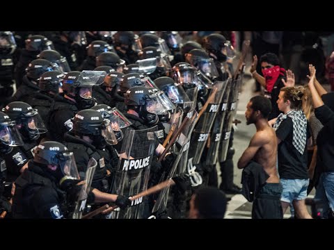 シャーロットでの不安は2016年の選挙を揺るがす可能性があるか (With All Due Respect - 09/22/16) (How the Unrest in Charlotte Could Sway the 2016 Election (With All Due Respect - 09/22/16))