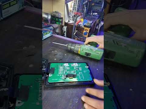 هذا ما حصل لشاشة الدراجة النارية لمتابعنا ، بسبب الأمطار 🤯