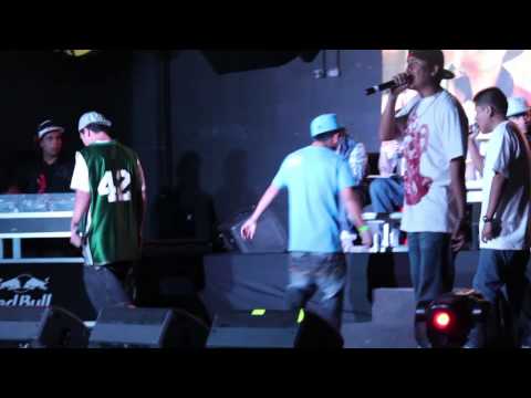 8os5: 3 Segundos ✓ vs Hacek - Red Bull K.O Lima 2013